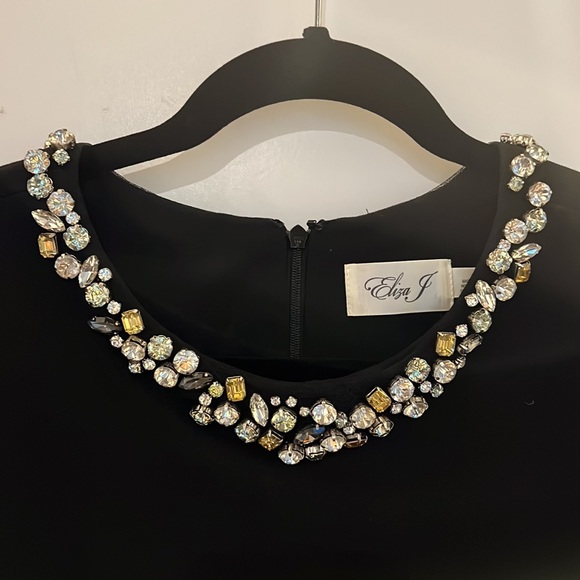 Eliza J jewelled cropped top - Picture 4 of 4